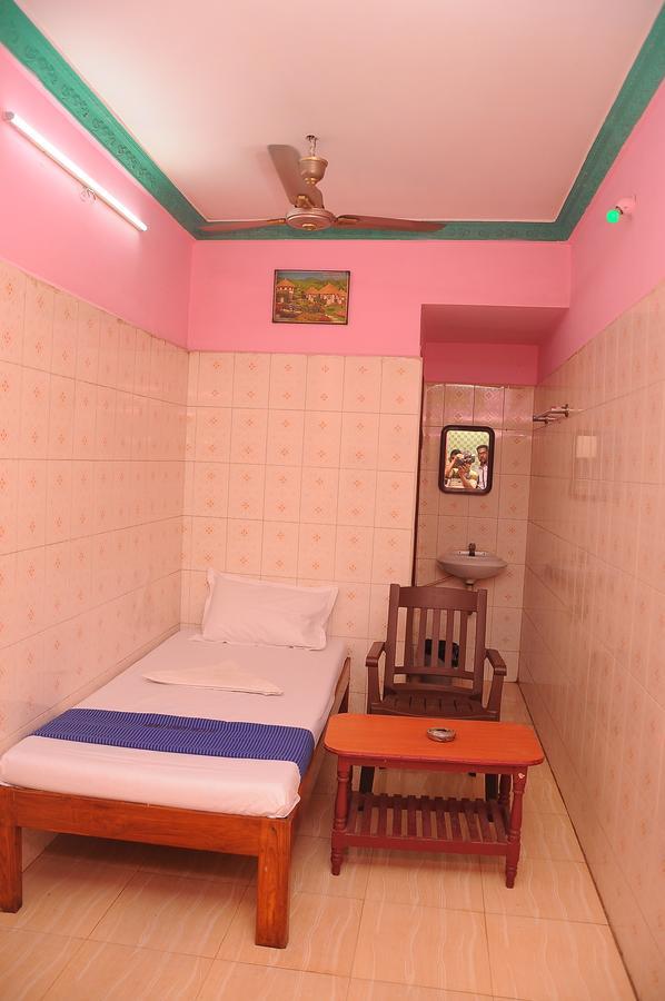 Merit Guest House Chennai Exterior photo